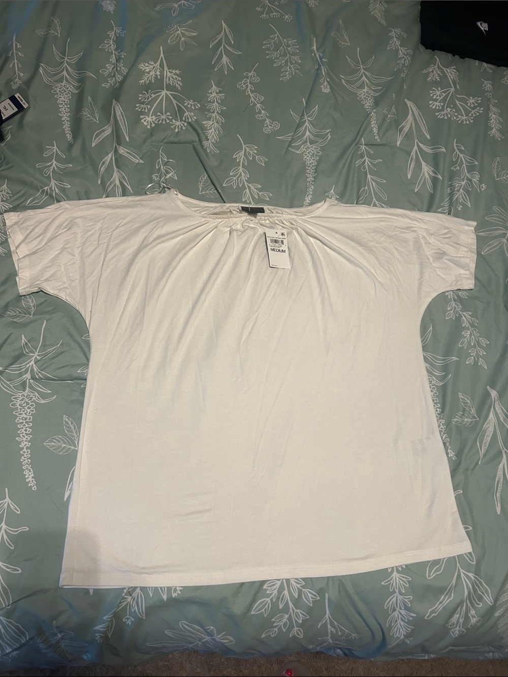 JM Collection White Short Sleeve Crewneck Tee